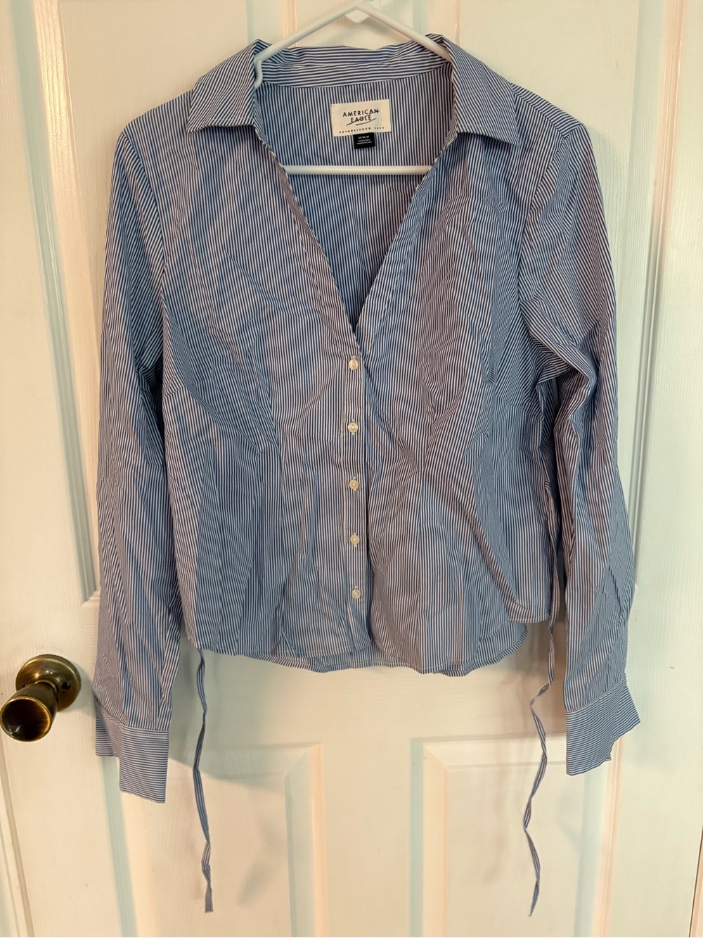 new American Eagle Blue & White Striped Button-Front Long Sleeve Shirt